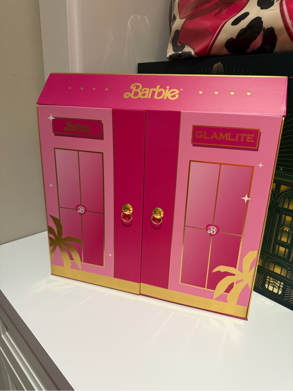 Barbie Glam lite PR box! 🌟 Pink &Gold double door makeup caddy presentation box! - Picture 4 of 8